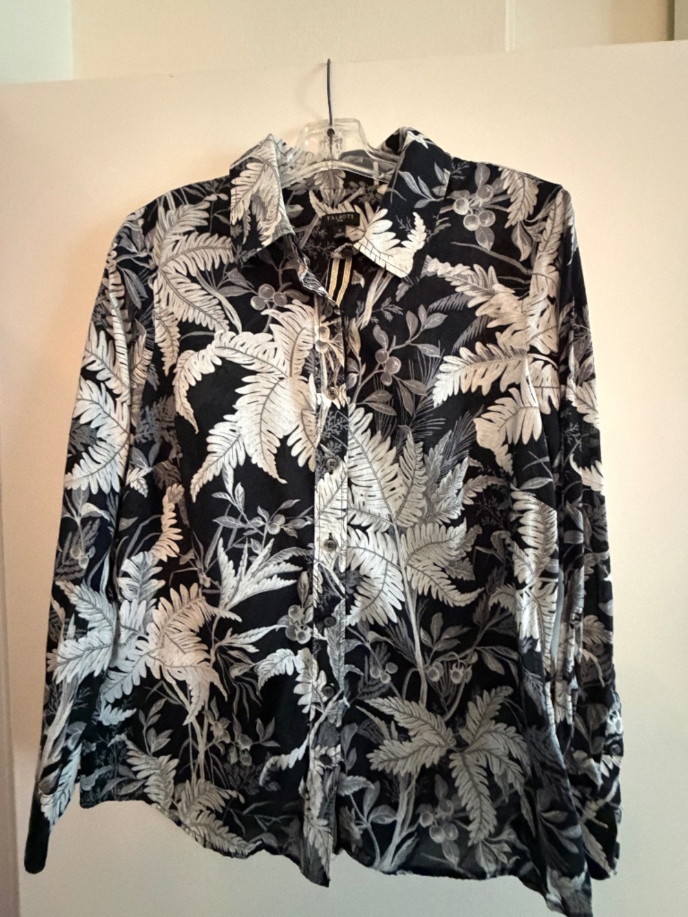 🌿 Talbots Plus Black & White Botanical Print Button‑Up Shirt – Size X (Plus)